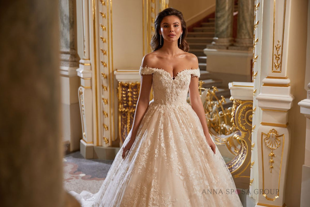 6 Things To Consider When You Choose Your Wedding Dress